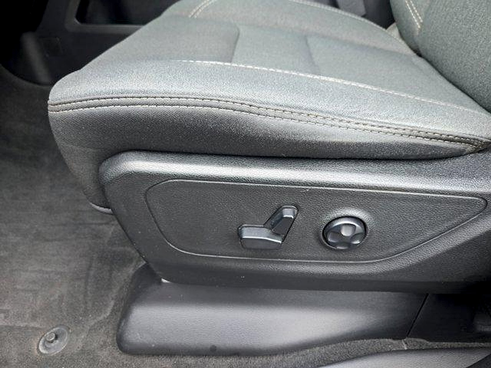 2020 RAM 1500 Big Horn Crew Cab 4x4 5'7" Box