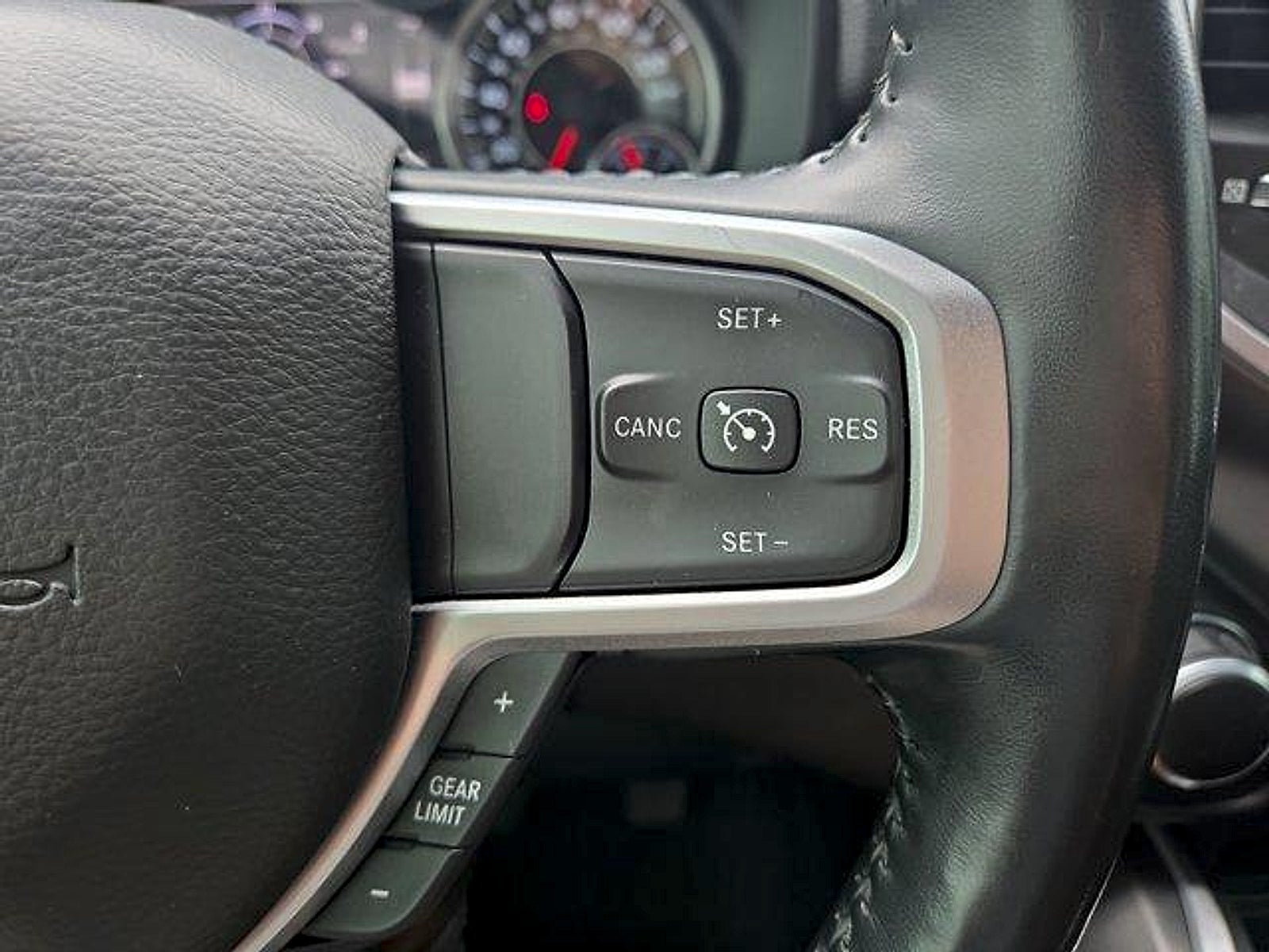 2020 RAM 1500 Big Horn Crew Cab 4x4 5'7" Box