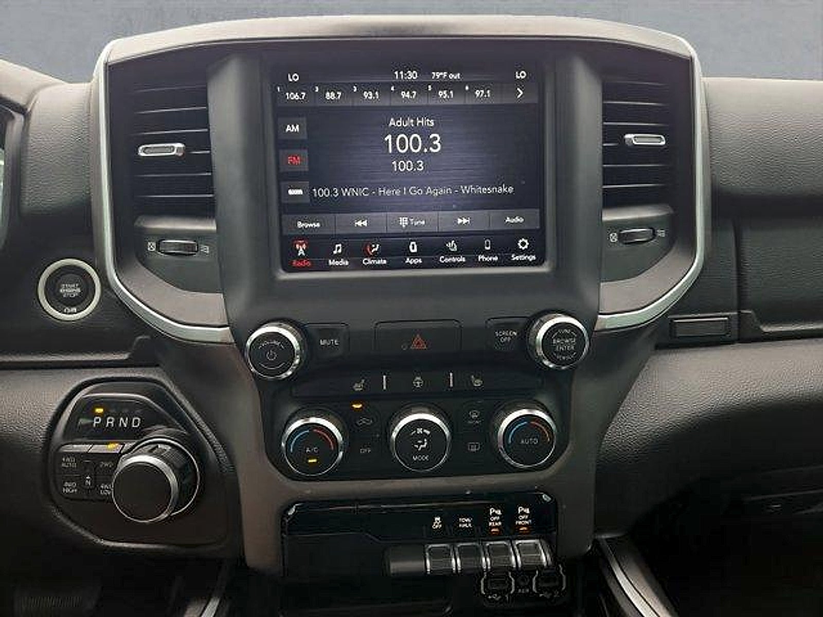 2020 RAM 1500 Big Horn Crew Cab 4x4 5'7" Box