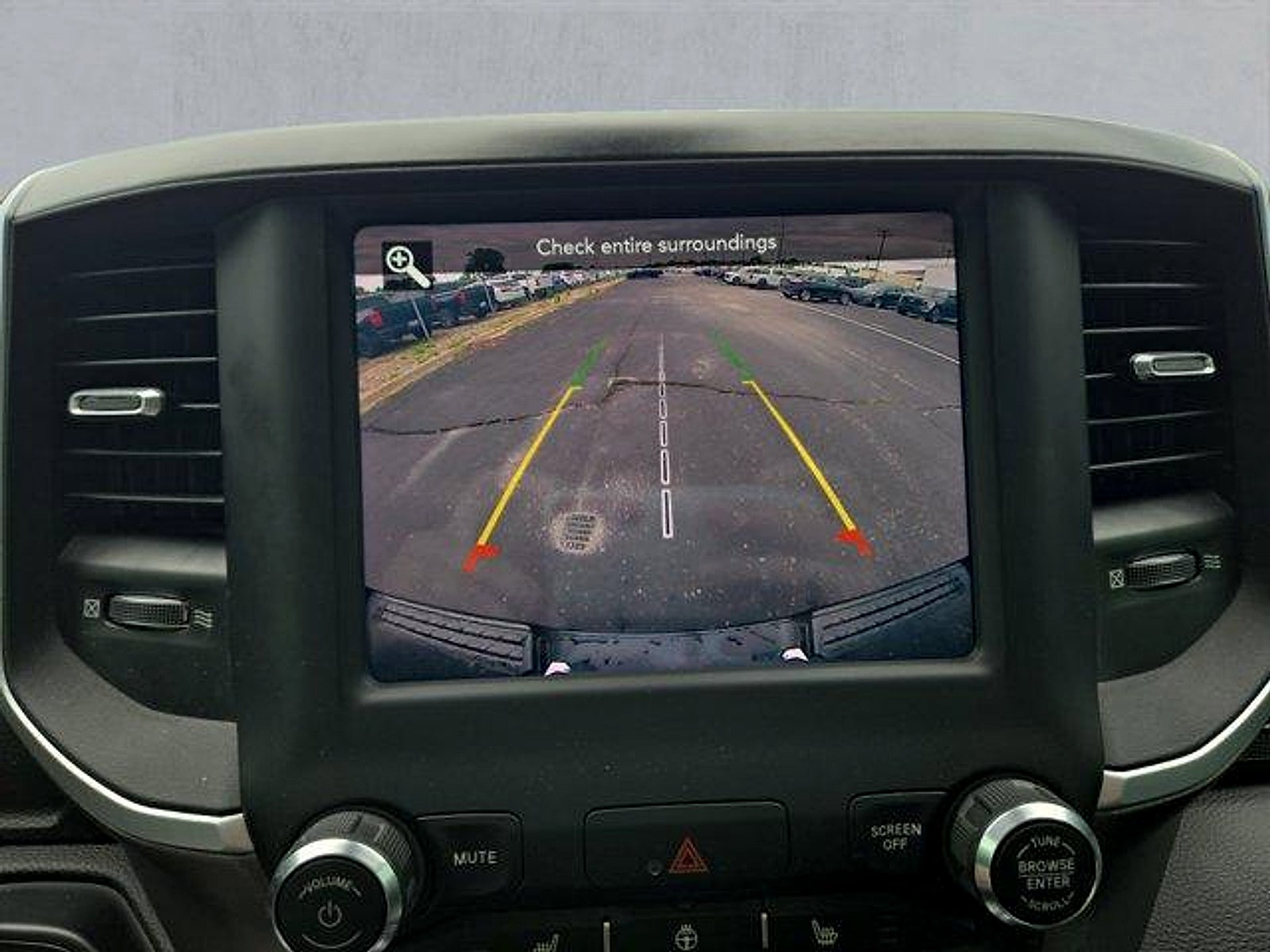 2020 RAM 1500 Big Horn Crew Cab 4x4 5'7" Box