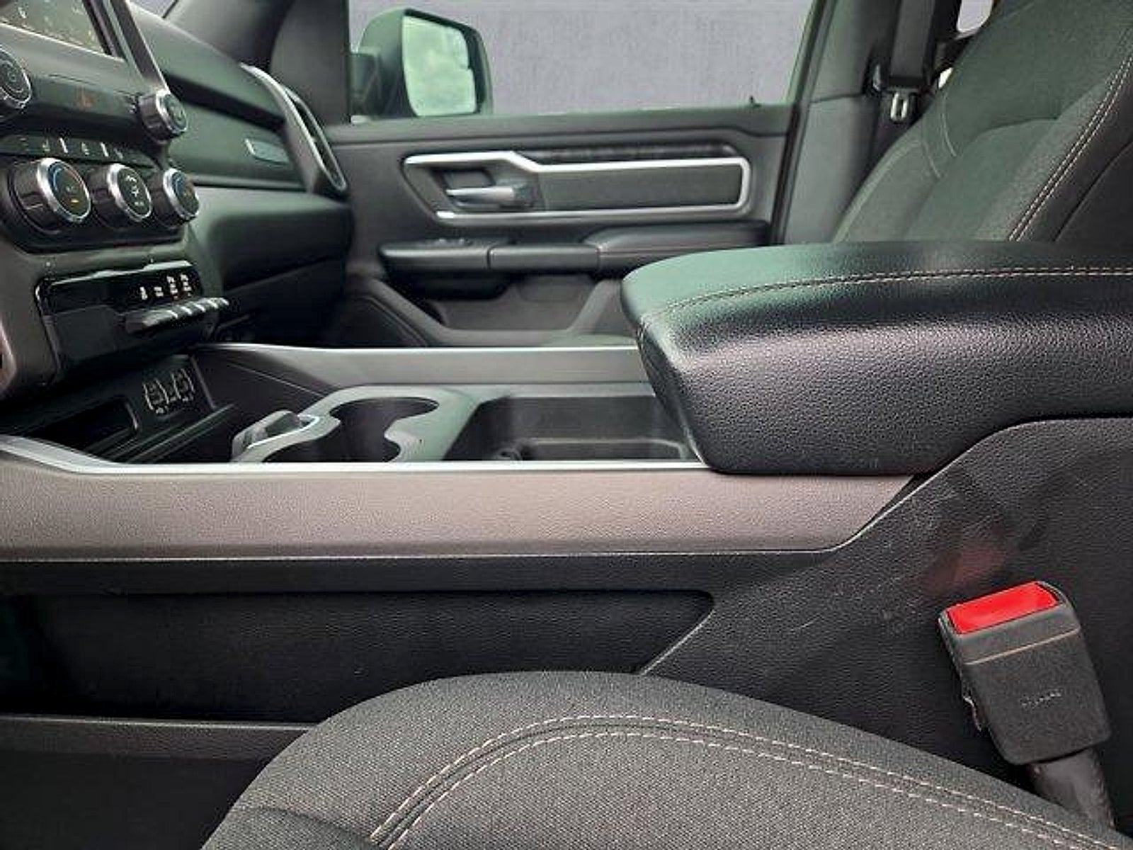 2020 RAM 1500 Big Horn Crew Cab 4x4 5'7" Box