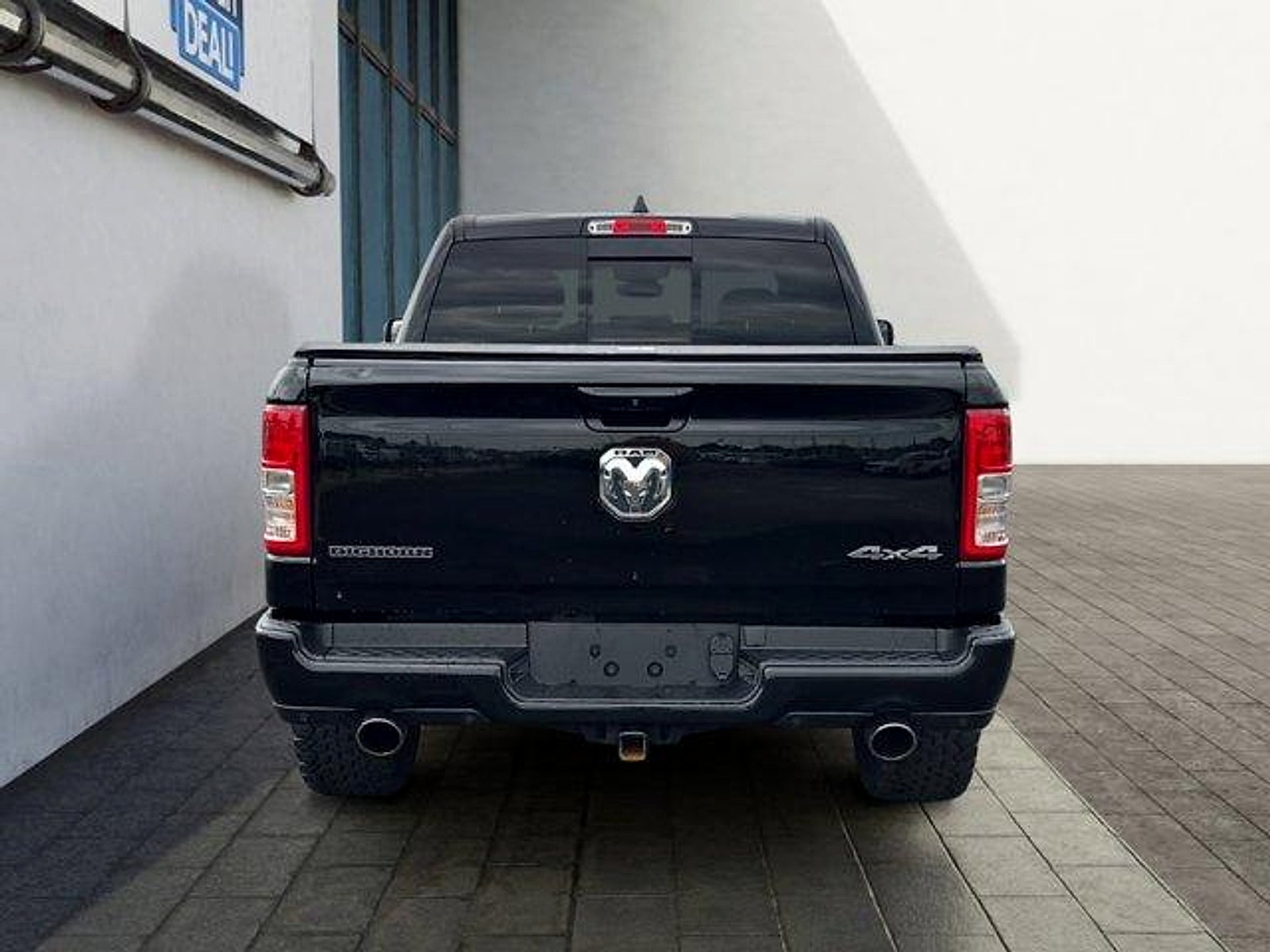 2020 RAM 1500 Big Horn Crew Cab 4x4 5'7" Box