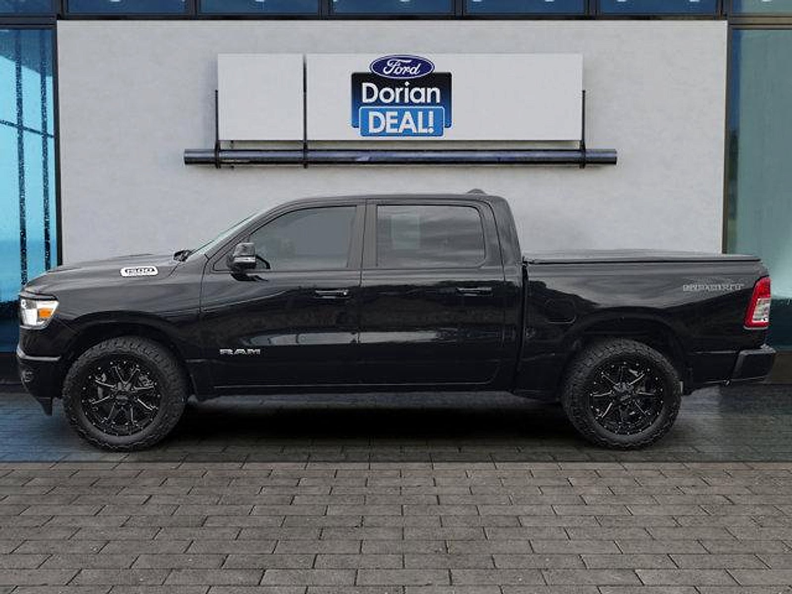 2020 RAM 1500 Big Horn Crew Cab 4x4 5'7" Box