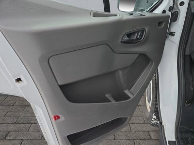 2025 Ford Transit Passenger Wagon XL