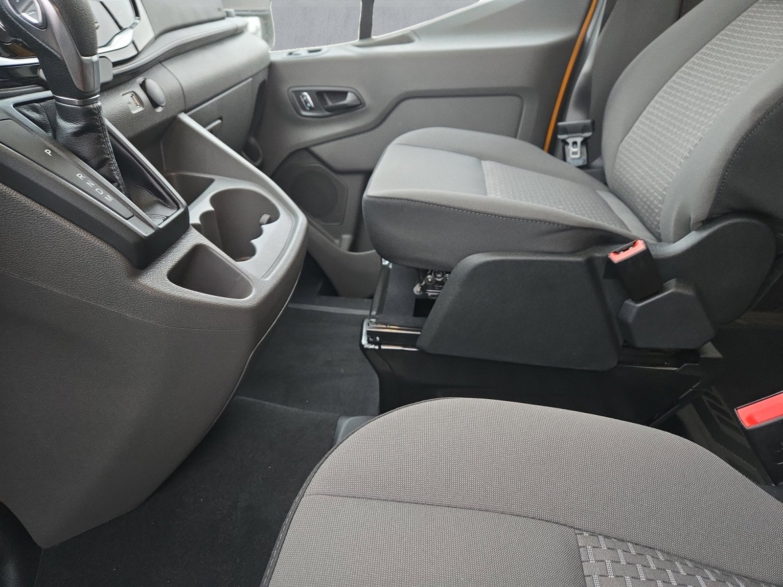 2026 Ford Transit Passenger Wagon XLT