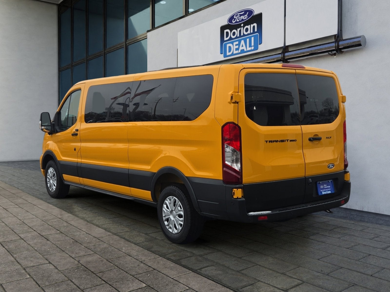 2026 Ford Transit Passenger Wagon XLT