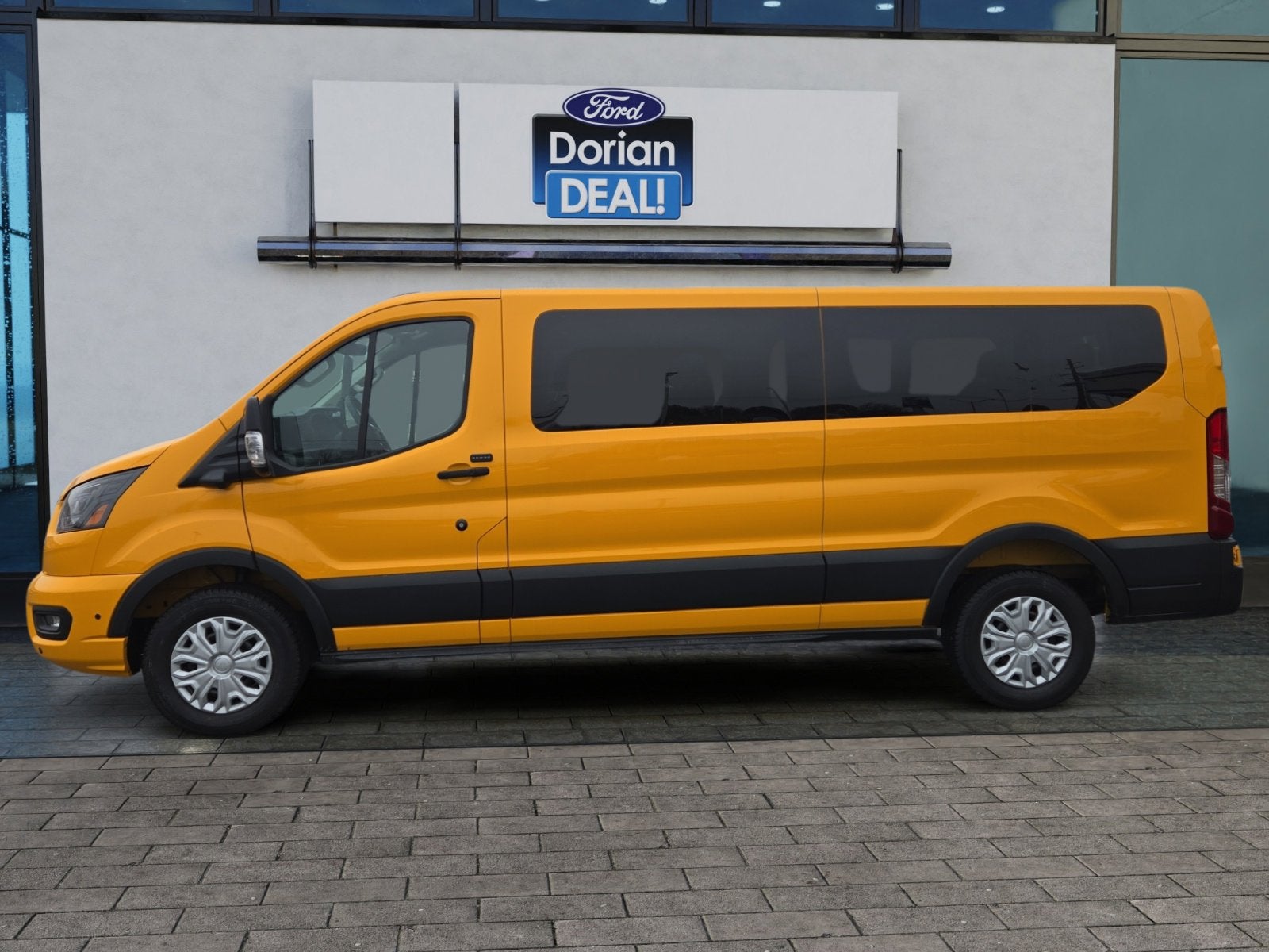 2026 Ford Transit Passenger Wagon XLT