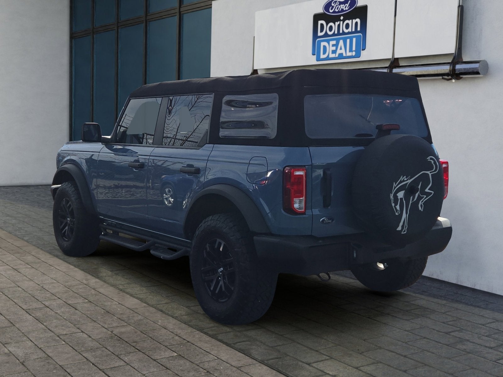 2023 Ford Bronco Base