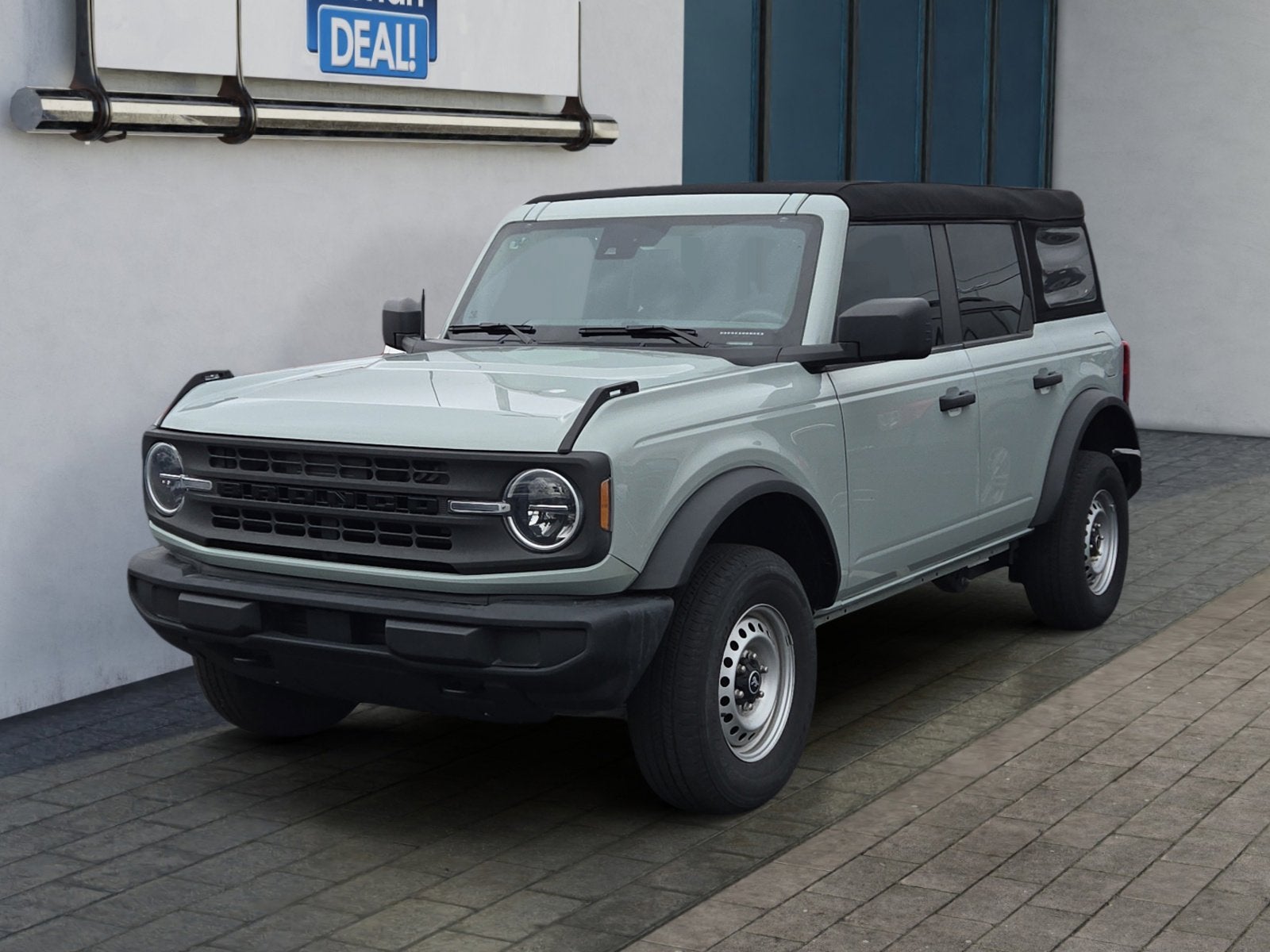 2023 Ford Bronco Base