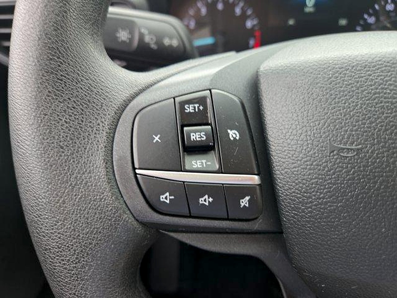 2023 Ford Explorer Base