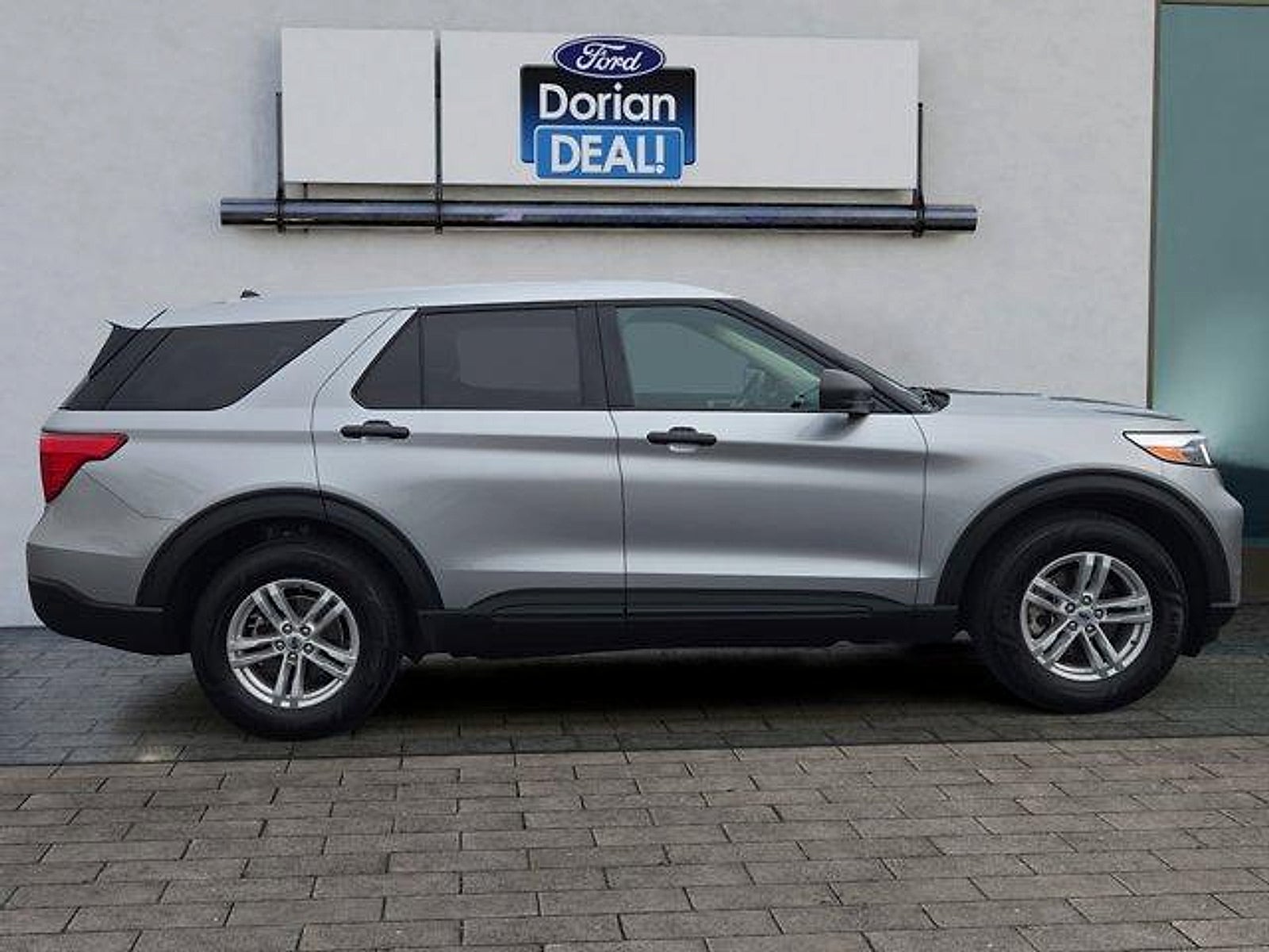 2023 Ford Explorer Base