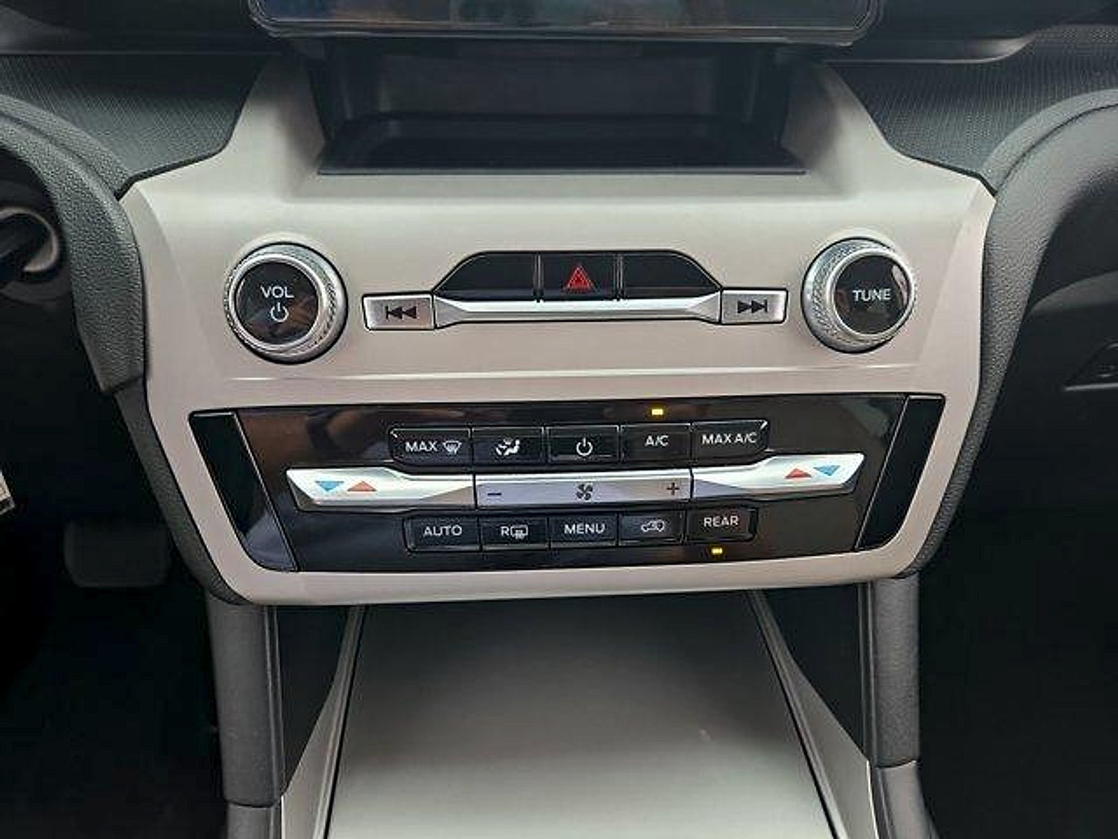 2023 Ford Explorer Base