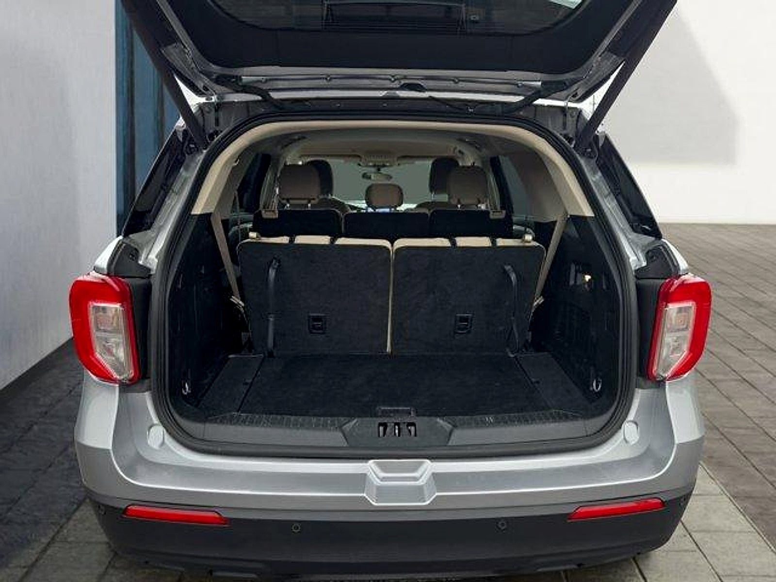 2023 Ford Explorer Base