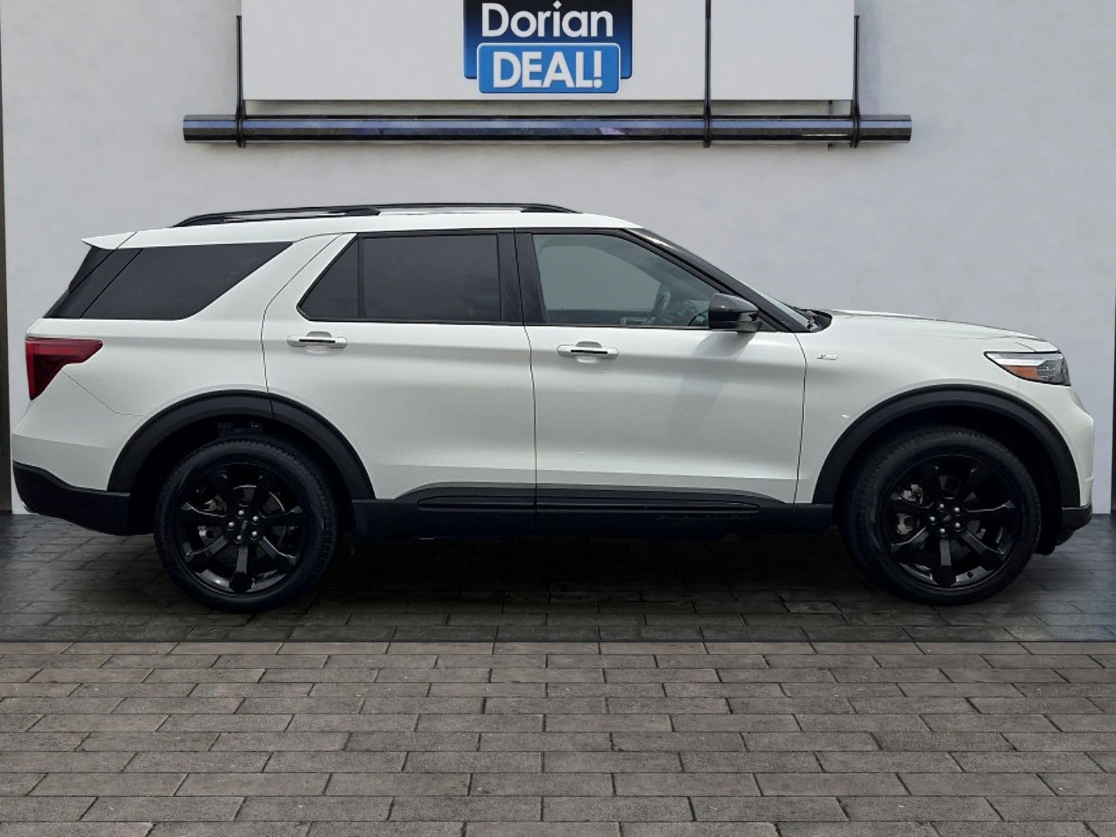 2024 Ford Explorer ST-Line