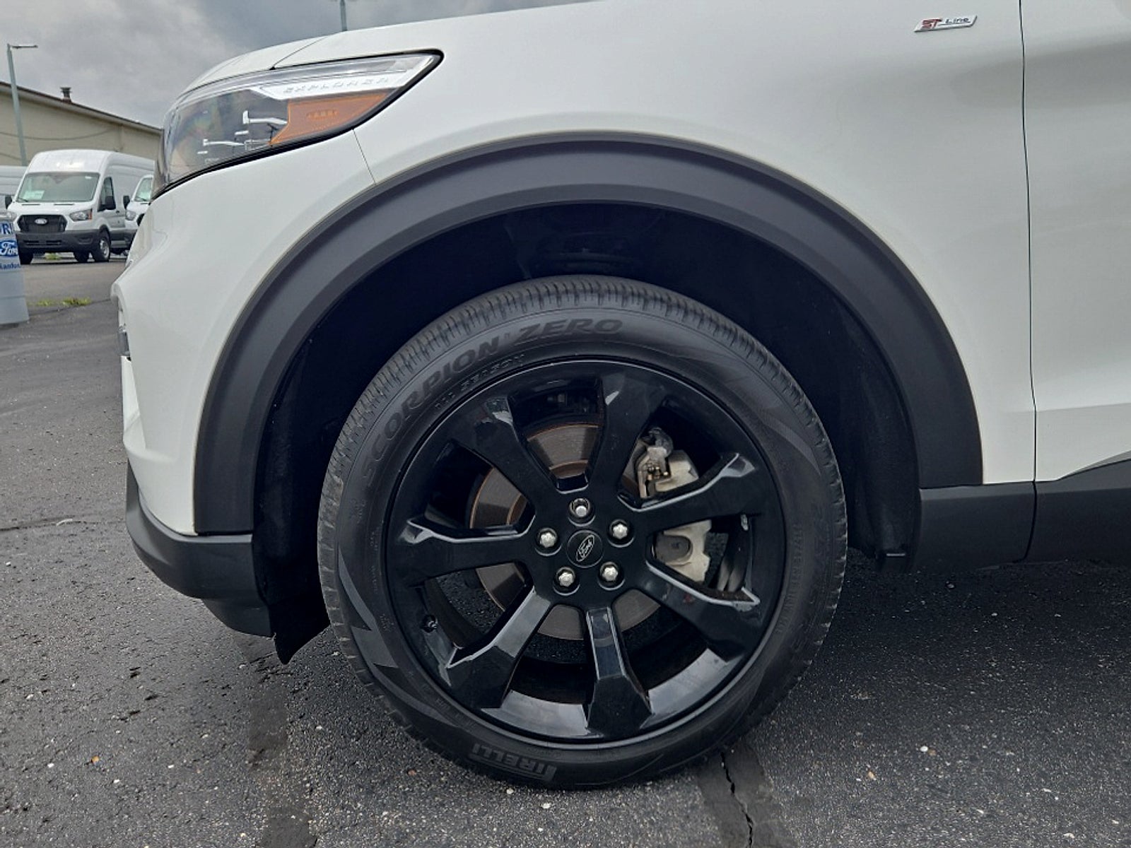 2024 Ford Explorer ST-Line