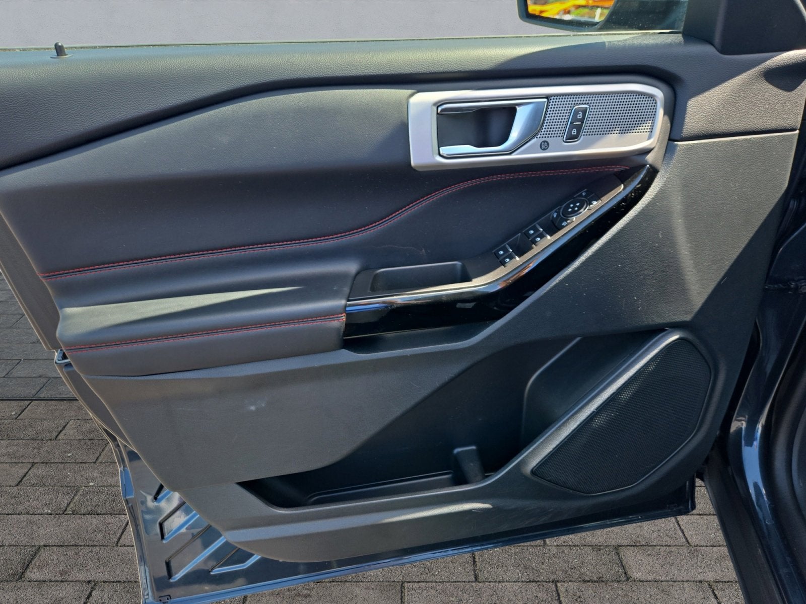 2024 Ford Explorer ST-Line