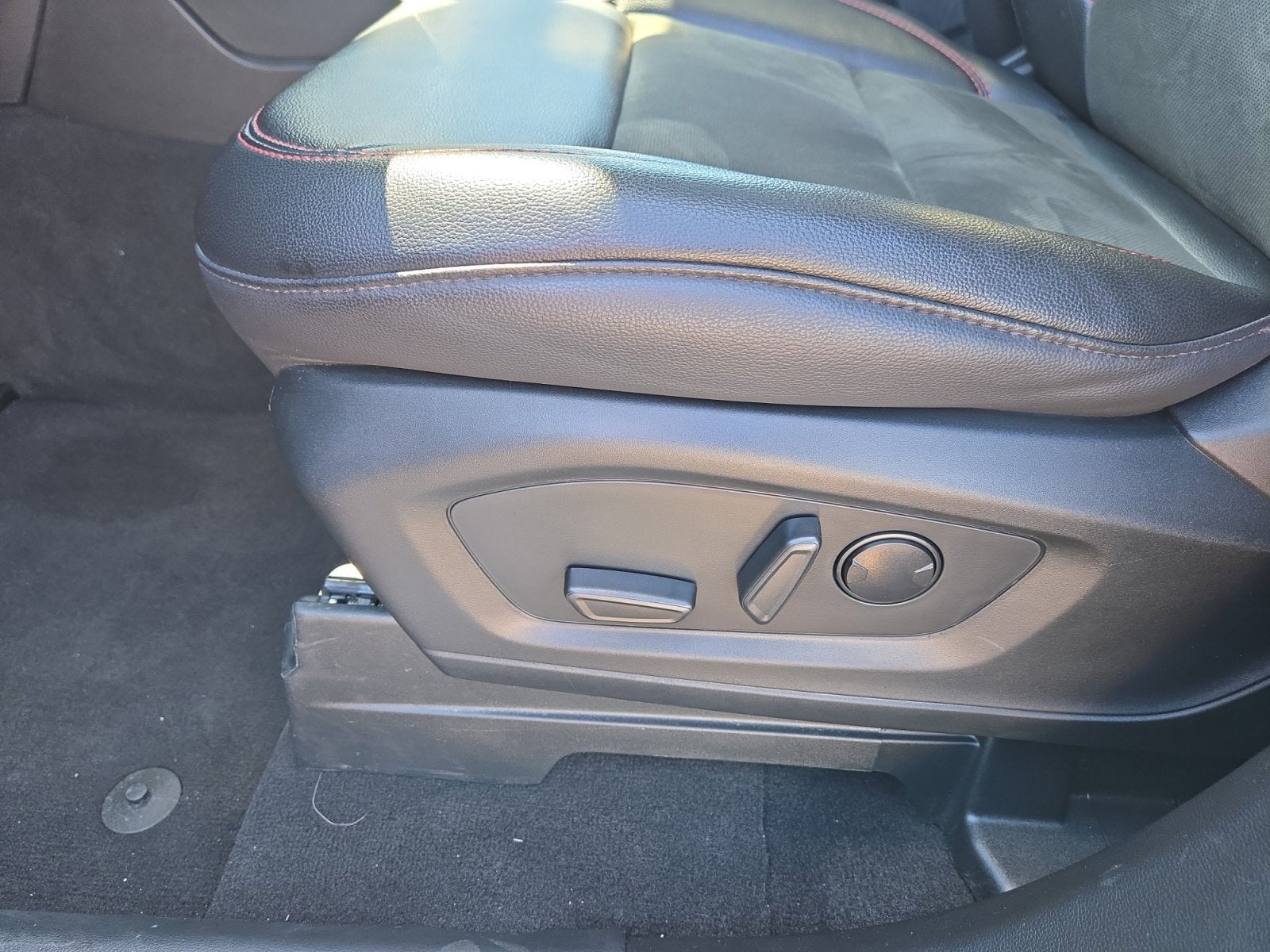 2024 Ford Explorer ST-Line