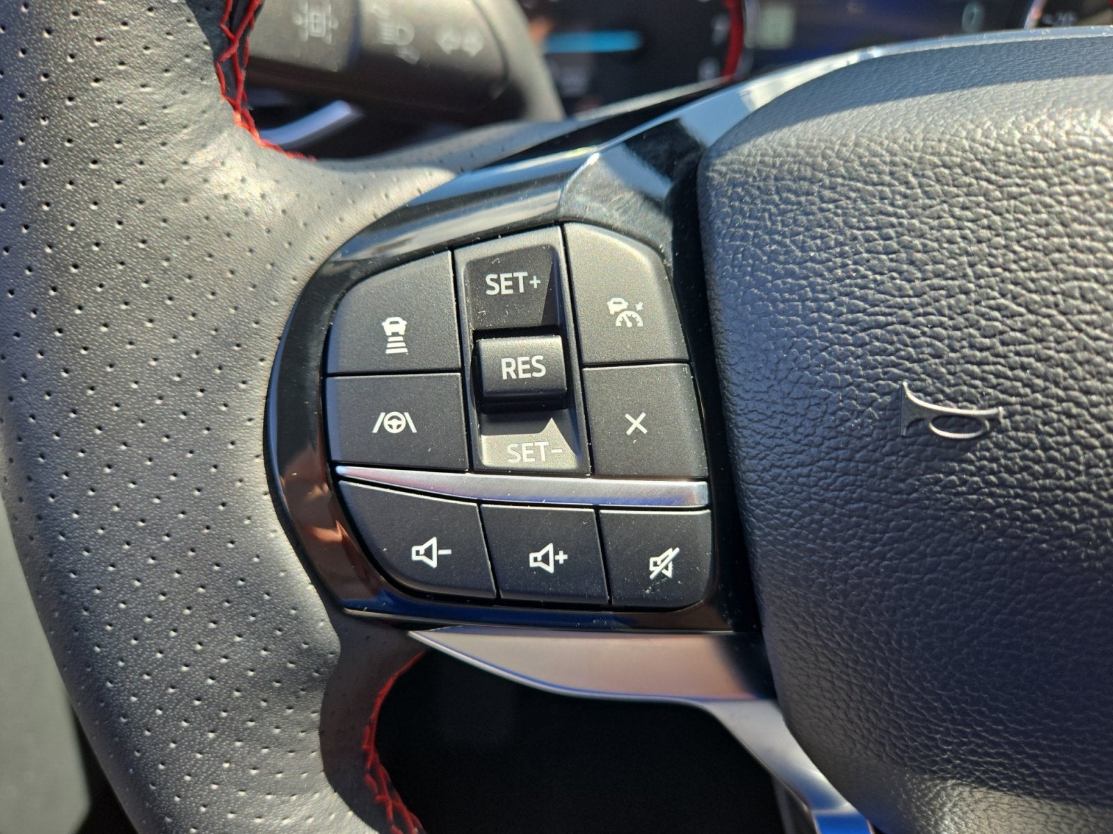 2024 Ford Explorer ST-Line