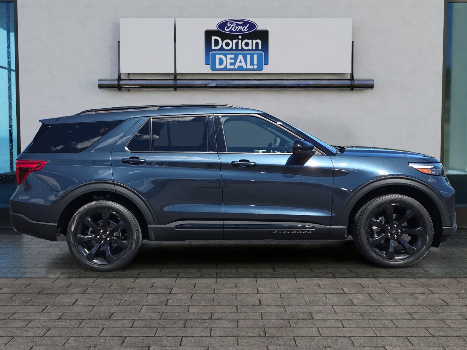 2024 Ford Explorer ST-Line