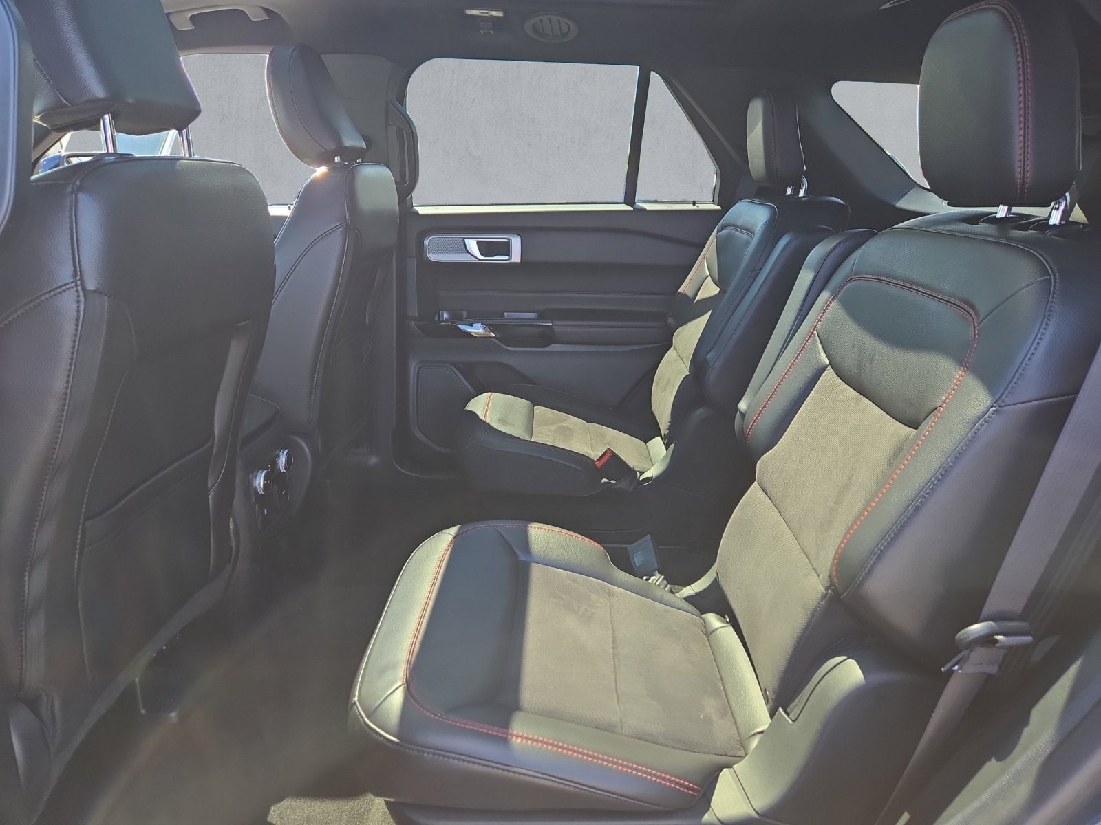 2024 Ford Explorer ST-Line