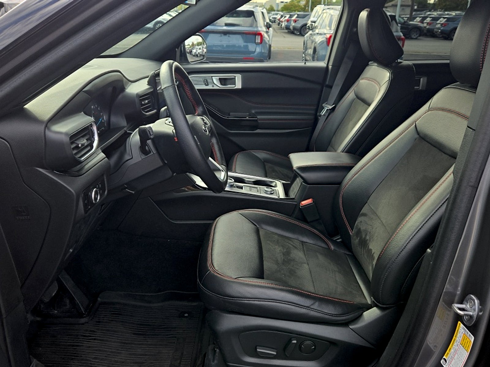2023 Ford Explorer ST-Line