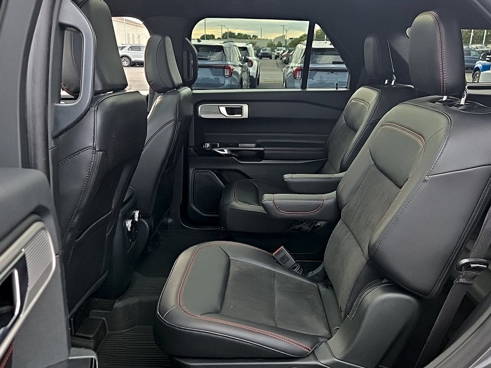 2023 Ford Explorer ST-Line