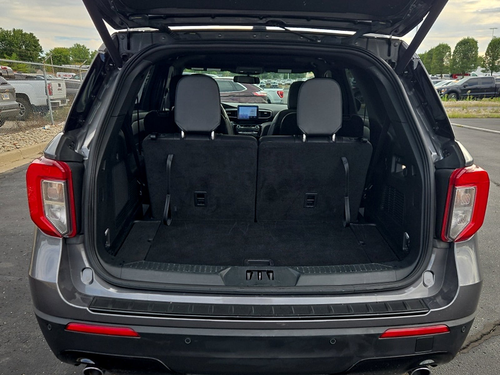 2023 Ford Explorer ST-Line