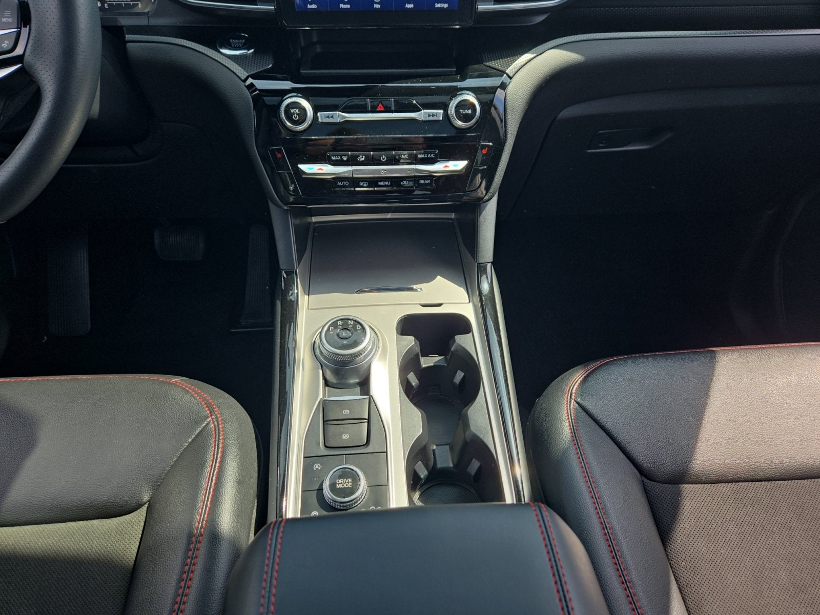2024 Ford Explorer ST-Line