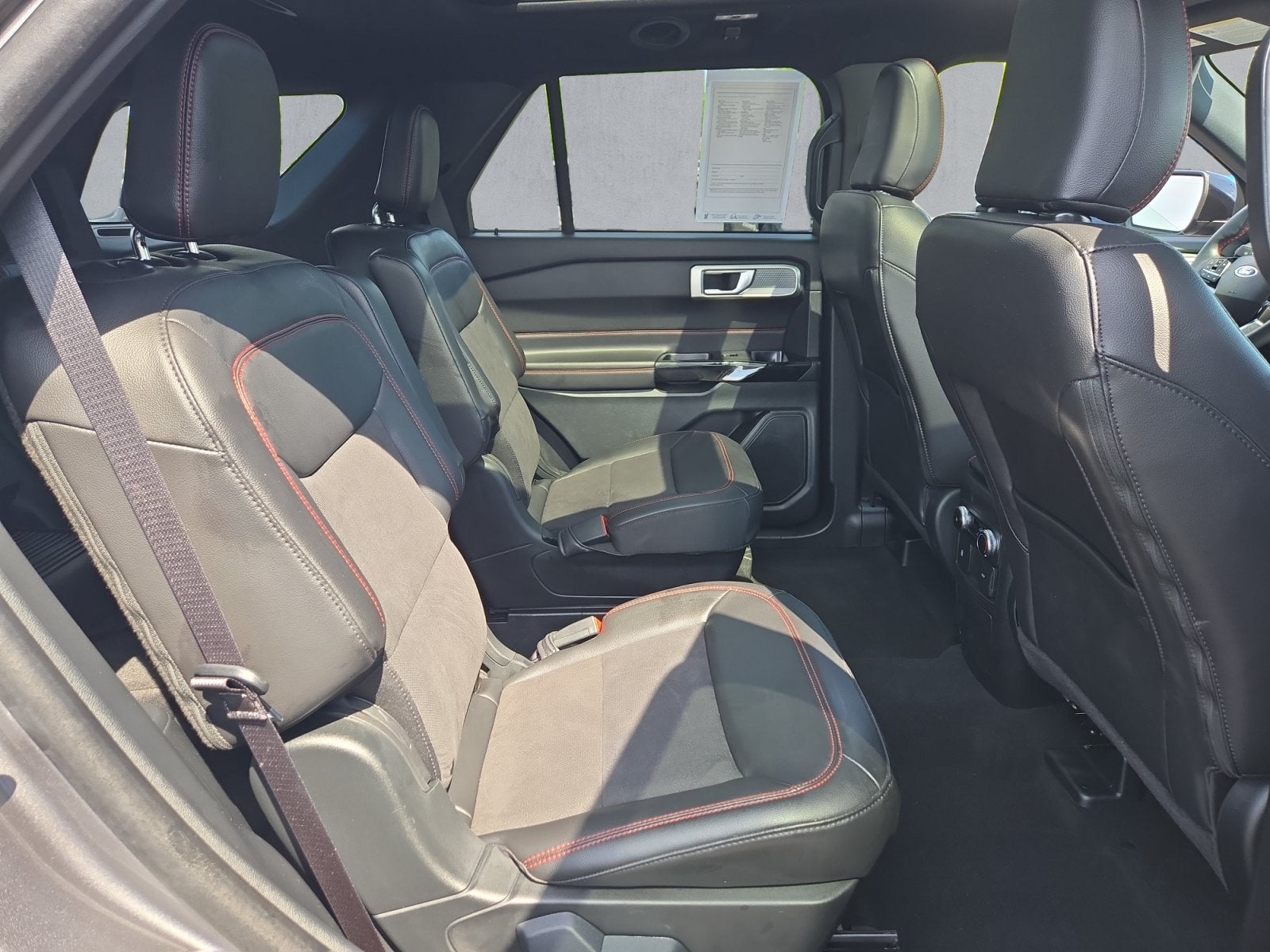 2024 Ford Explorer ST-Line
