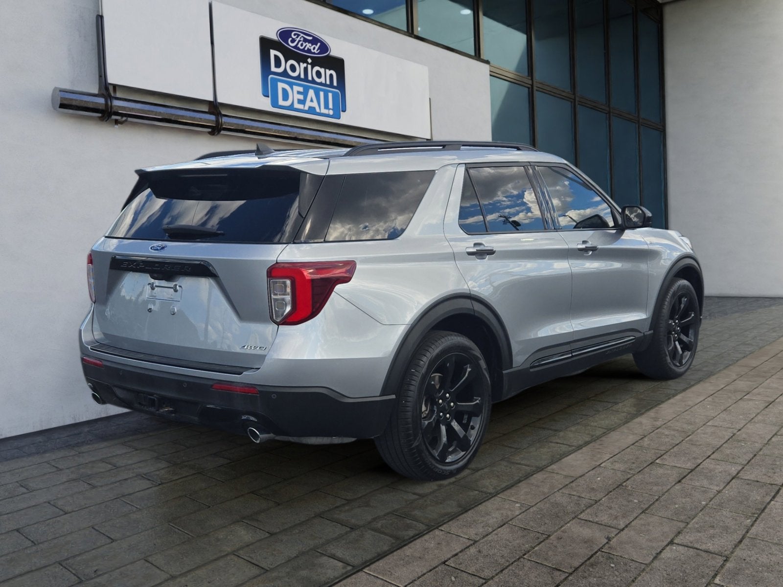 2023 Ford Explorer ST-Line