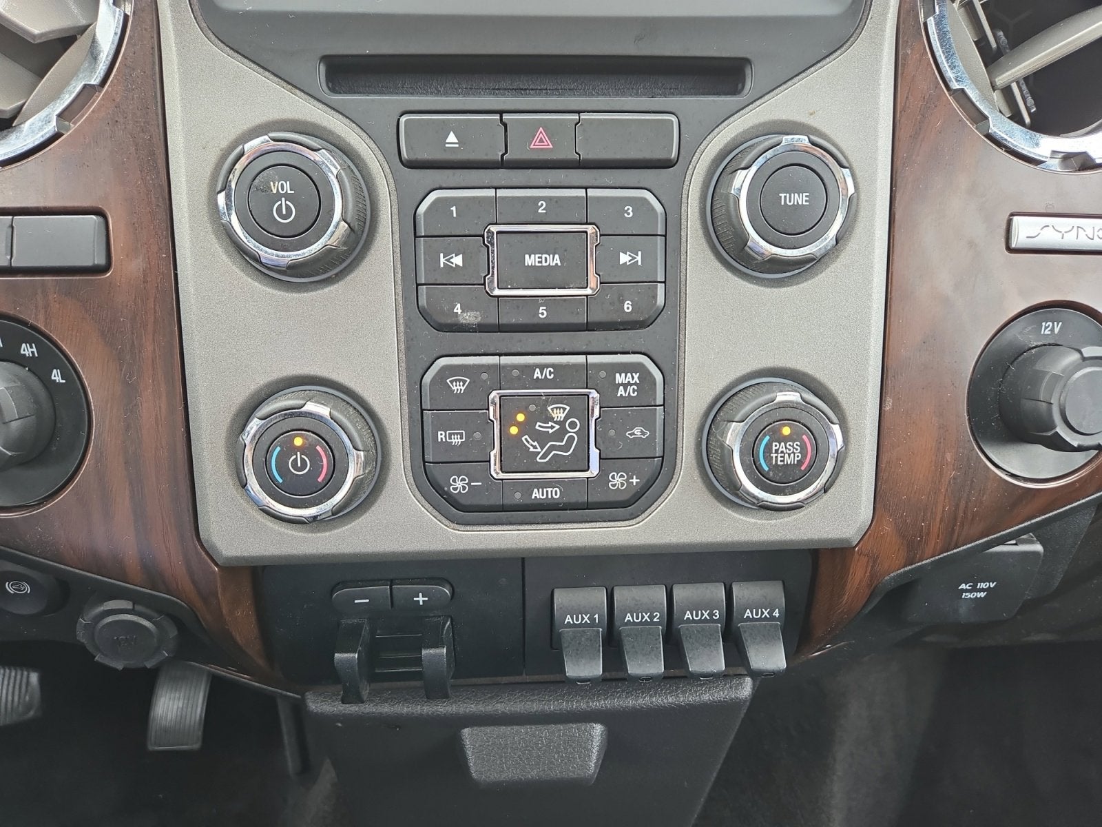 2015 Ford Super Duty F-250 SRW Lariat