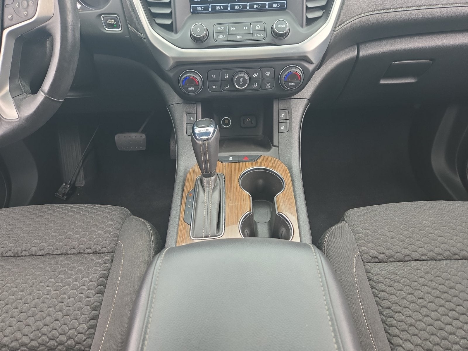 2017 GMC Acadia SLE