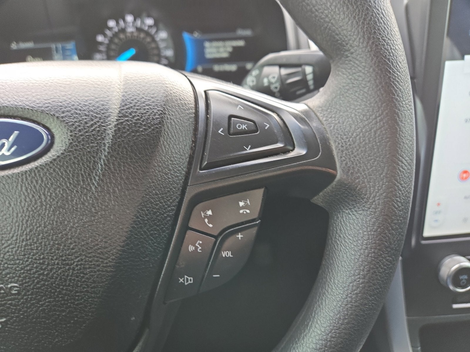 2022 Ford Edge SE