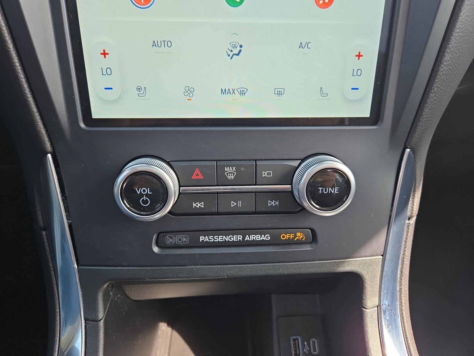 2023 Ford Edge Titanium