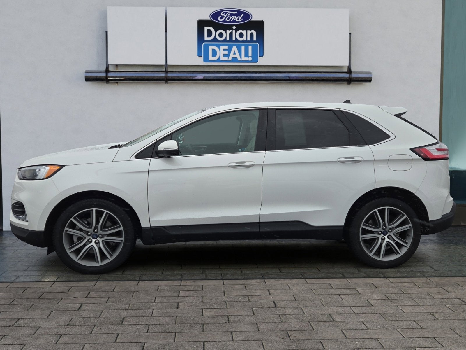2022 Ford Edge Titanium