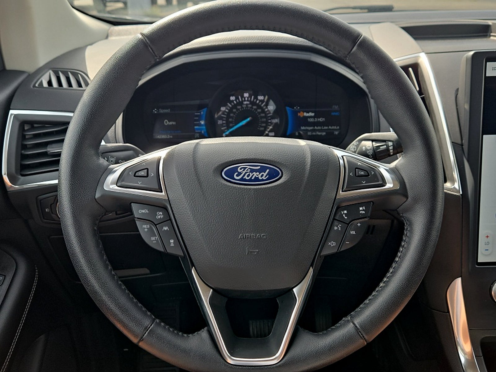 2023 Ford Edge Titanium