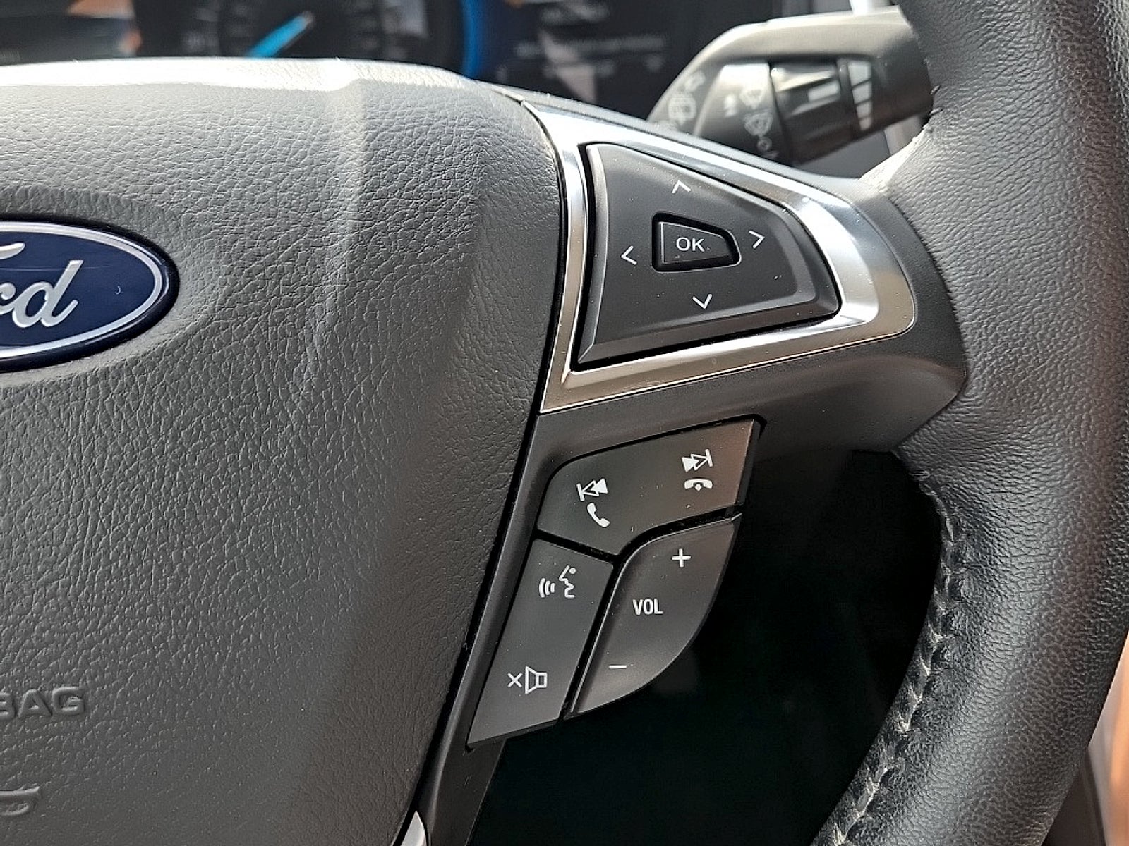 2023 Ford Edge Titanium