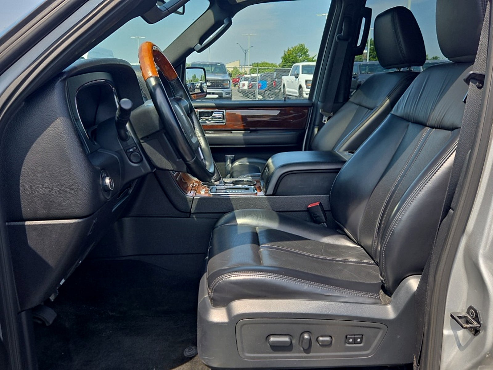 2017 Lincoln Navigator Select