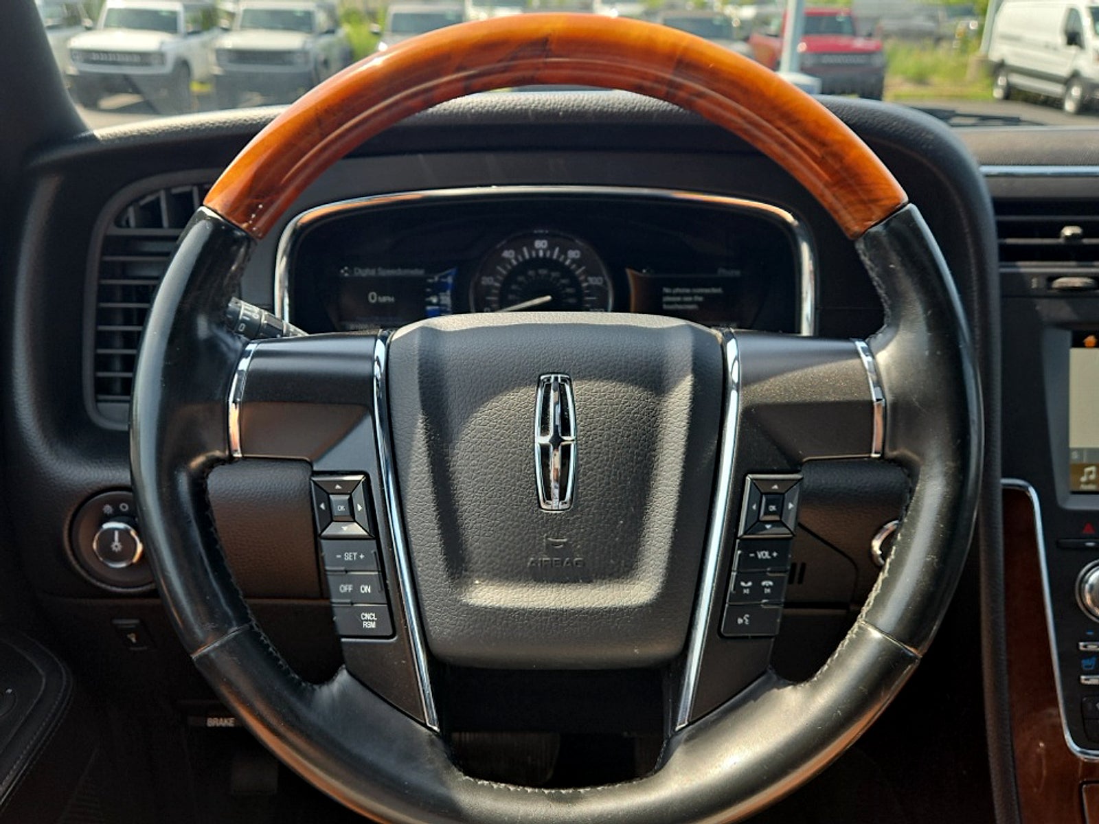 2017 Lincoln Navigator Select