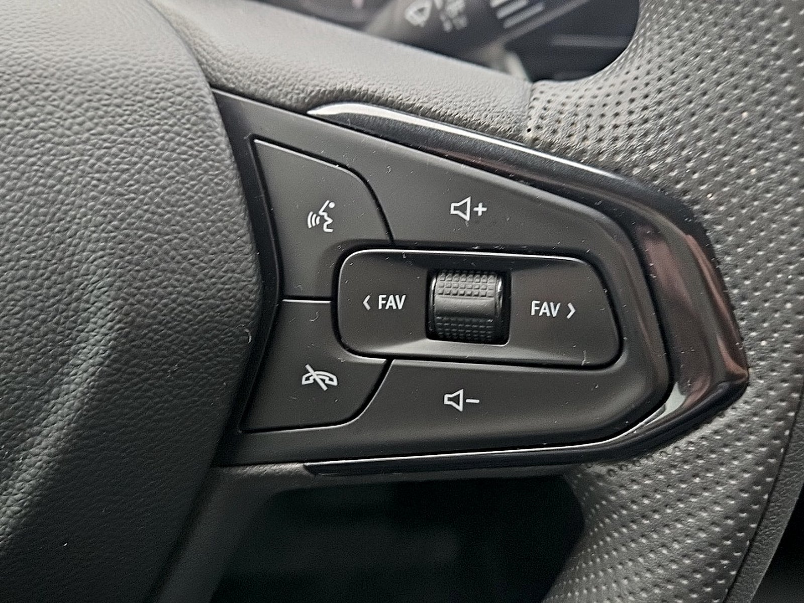 2024 Chevrolet Trax FWD SP