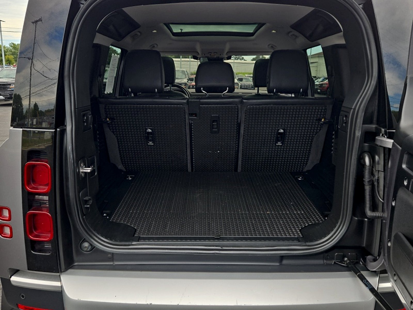 2020 Land Rover Defender 110 S